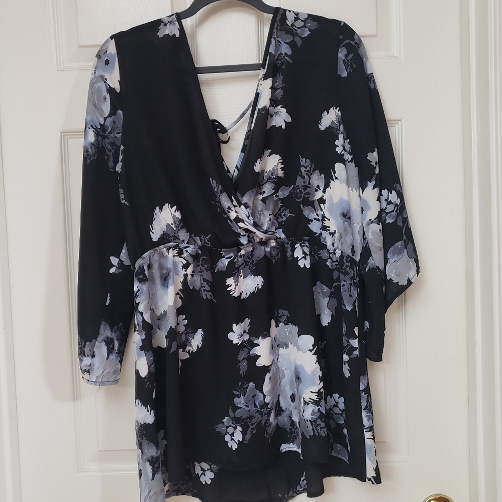 Torrid floral top size 2